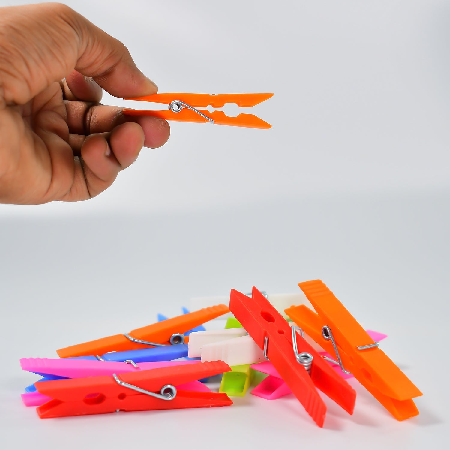 6216 Multi Purpose Plastic Clothes Clips for Cloth Drying Clips (set of 144Pc) DeoDap 6216 Multi Purpose Plastic Clothes Clips for Cloth Drying Clips (set of 144Pc) DeoDap